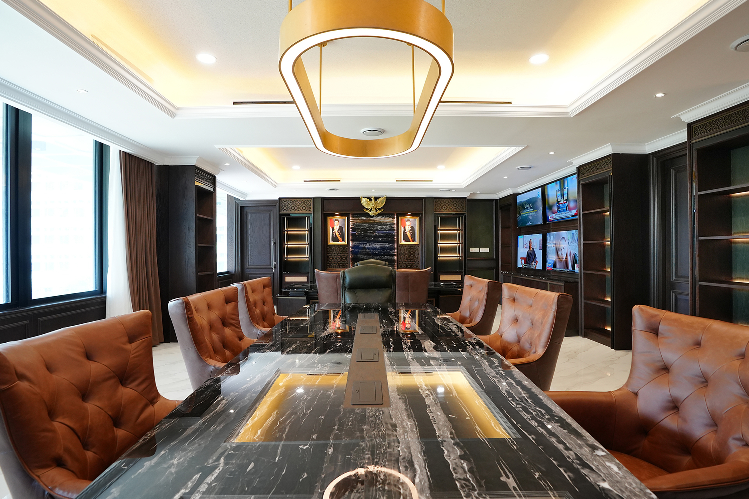 PRIVATE OFFICE ROOM