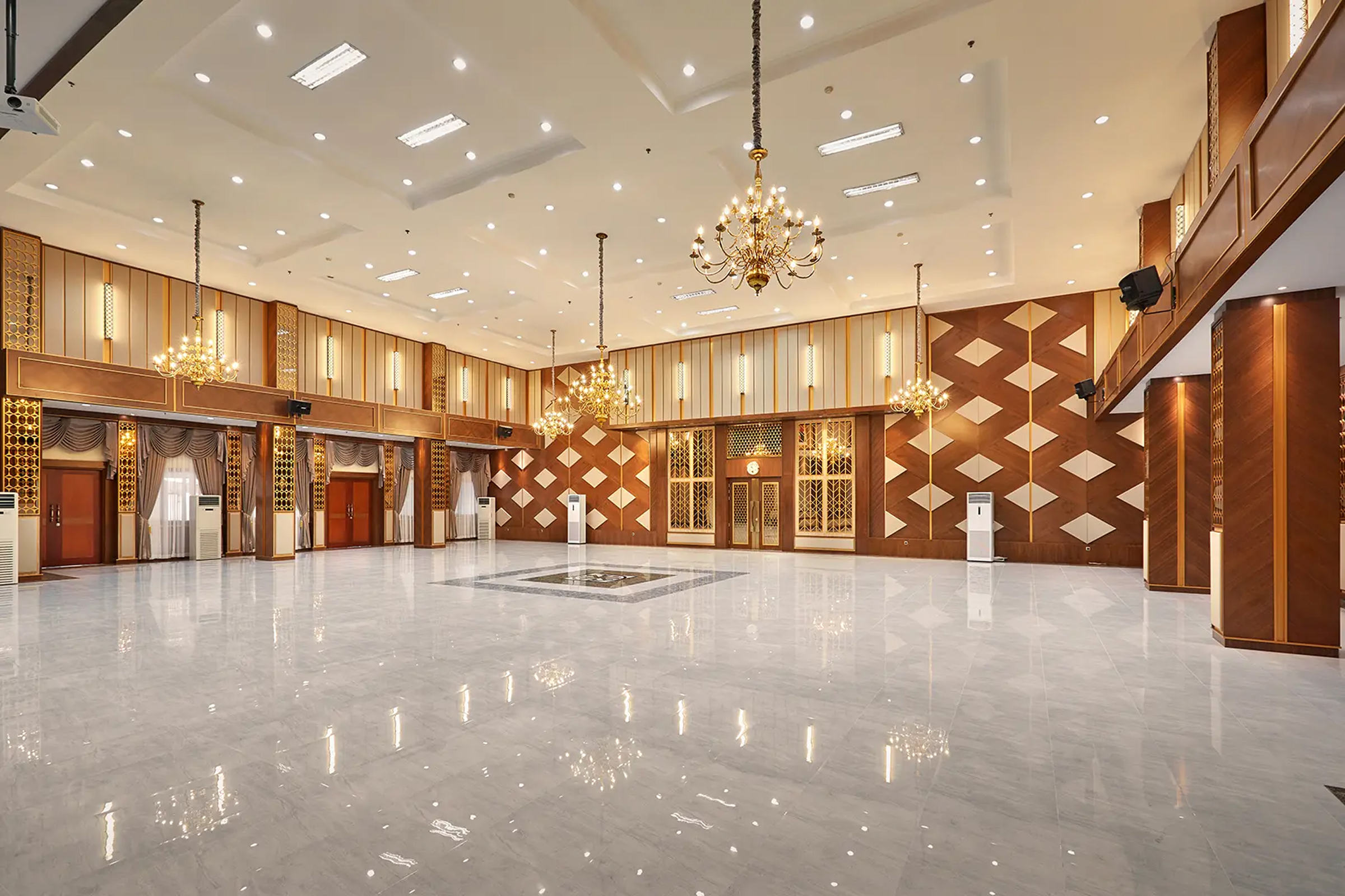GOVERNMENT BUILDING
